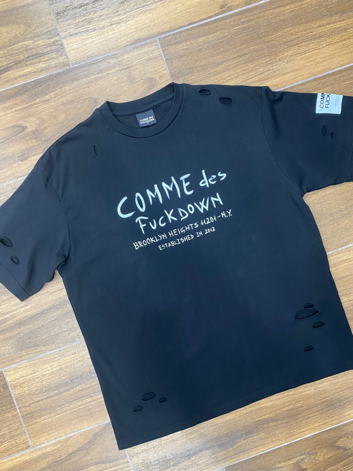T-shirt forata nera CDF