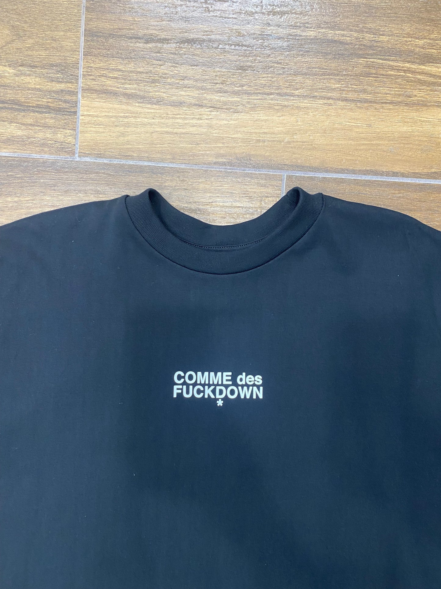 T-shirt CDF logo in rilievo nera